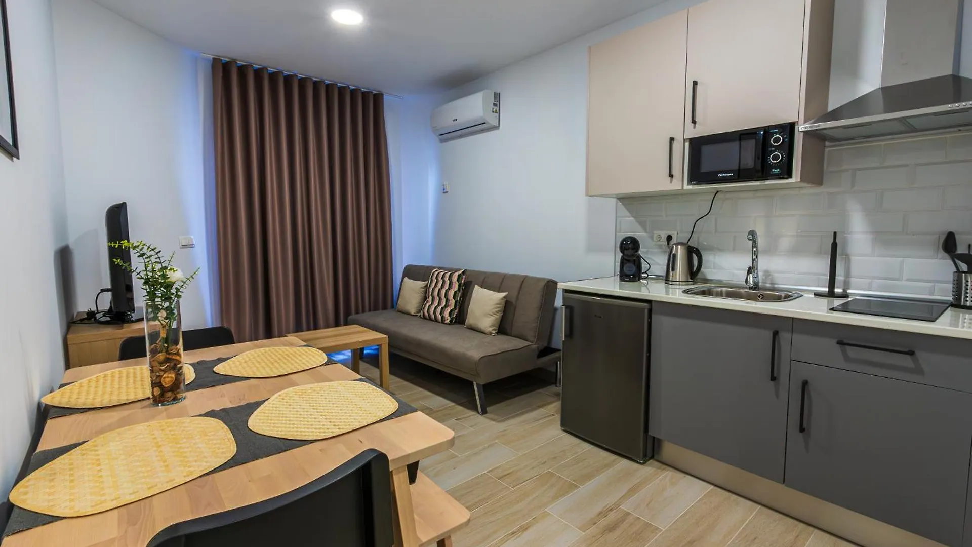 Apartamentos Turisticos Jose Cruz 内尔哈