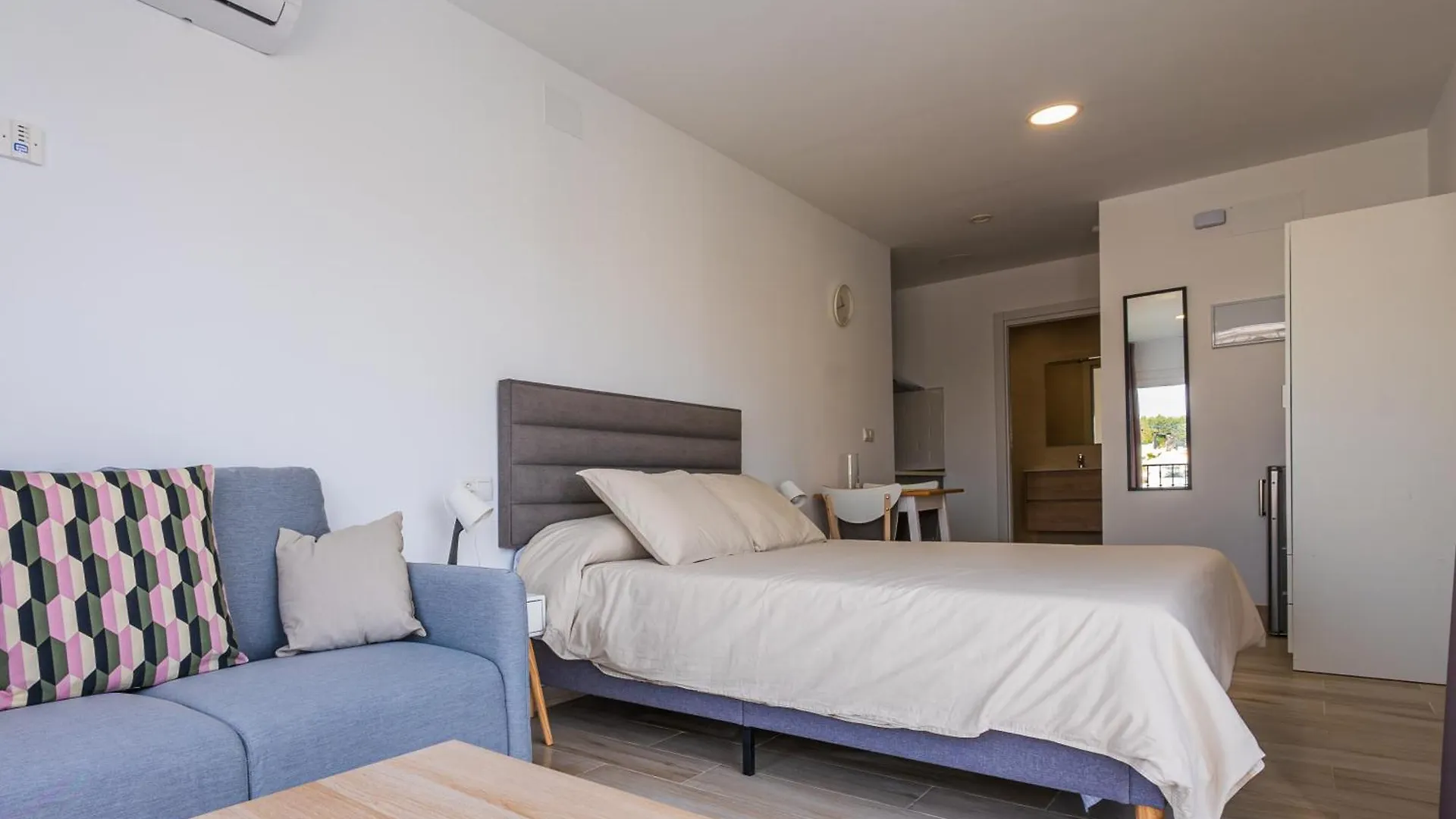 Apartamentos Turisticos Jose Cruz 内尔哈