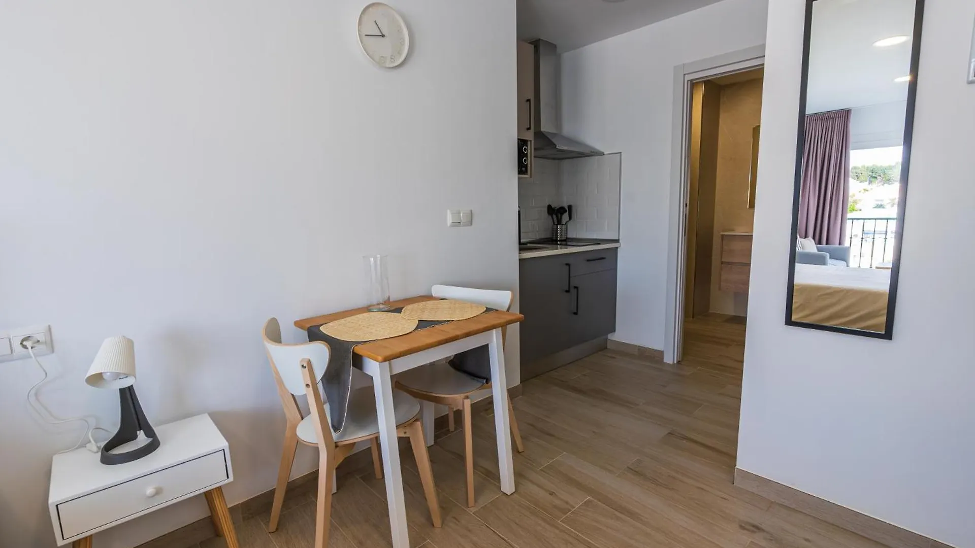 Apartamentos Turisticos Jose Cruz 内尔哈 0*,